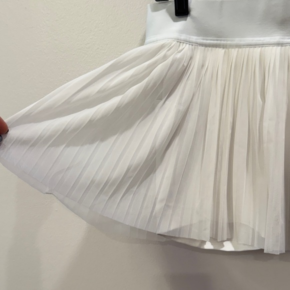 Lululemon Mesh Pleat Tennis Skirt White Size 8 - Picture 3 of 8
